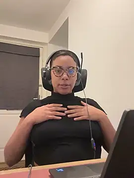 Melia Rayne online show from 12-15-25, 11:49