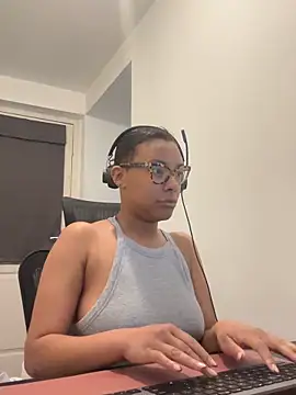 Melia Rayne online show from 04-17-26, 09:23