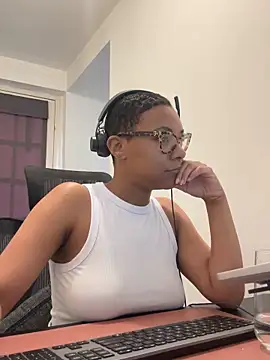 Snapshot of Melia_Rayne chatting on 04-22-26, 09:16 Melia Rayne online show from 04-22-26, 09:16