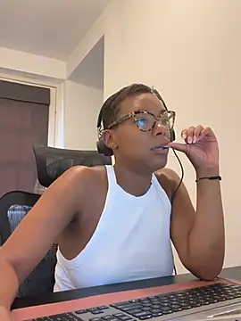 Melia Rayne online show from 06-25-26, 10:20