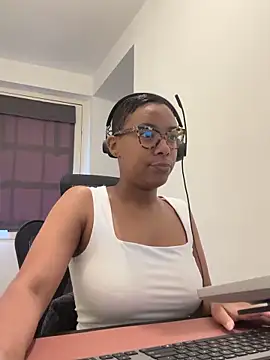 Snapshot of Melia_Rayne chatting on 05-12-26, 09:48 Melia Rayne online show from 05-12-26, 09:48