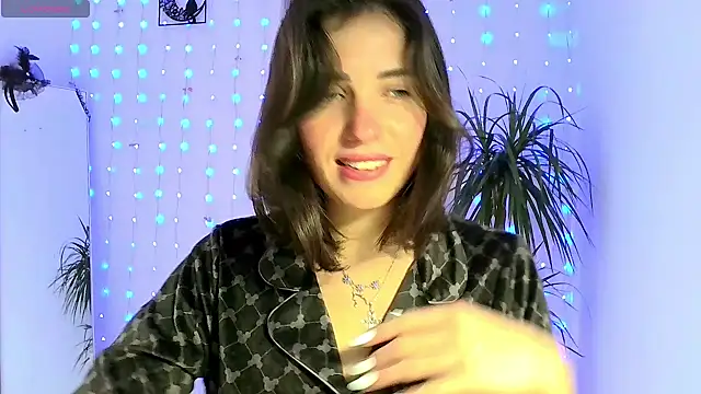 Snapshot of neferutt chatting on 11-17-25, 11:36 neferutt online show from 11-17-25, 11:36