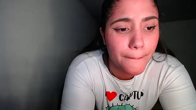 Snapshot of Genova_69 chatting on 11-30-25, 08:48 Genova 69 online show from 11-30-25, 08:48