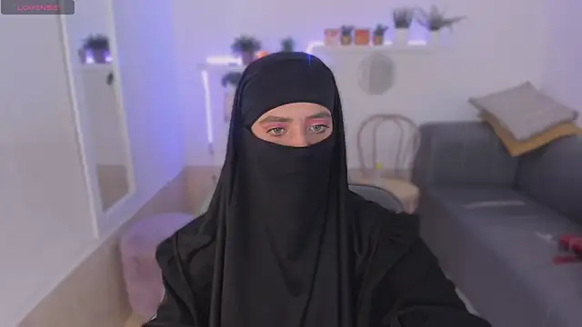 Snapshot of salma_arabicc chatting on 10-10-25, 04:13 salma arabicc online show from 10-10-25, 04:13