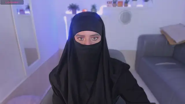 Snapshot of salma_arabicc chatting on 10-09-25, 04:02 salma arabicc online show from 10-09-25, 04:02