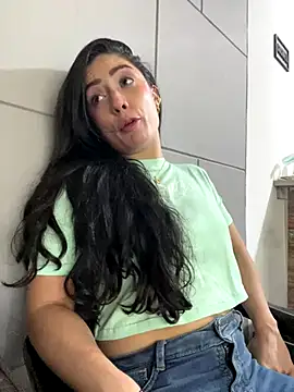 isabella winkler online show from 12-22-25, 03:56