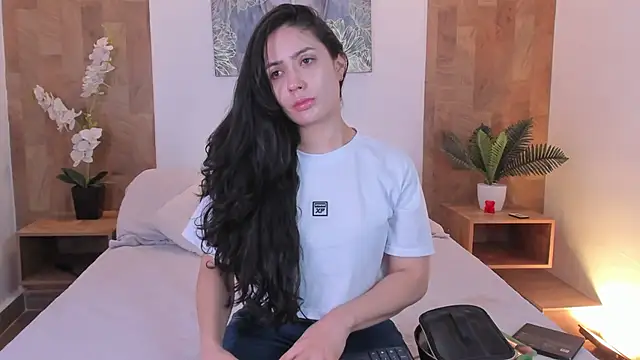 isabella winkler online show from 06-15-26, 12:05