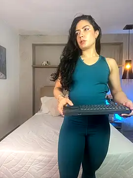 isabella winkler online show from 10-08-25, 12:17