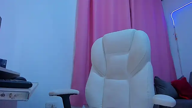 gaaby foxx online show from 10-04-25, 01:56