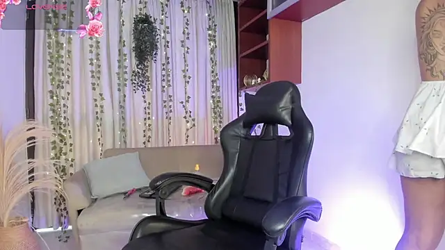 SarahLynn7 online show from 11-30-25, 08:31