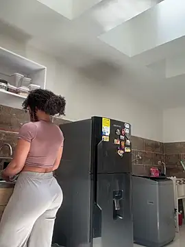 Snapshot of KittyTwerk_2 chatting on 03-18-25, 05:23 KittyTwerk 2 online show from 03-18-25, 05:23