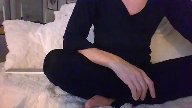 Valentinette online show from 12-22-25, 08:09