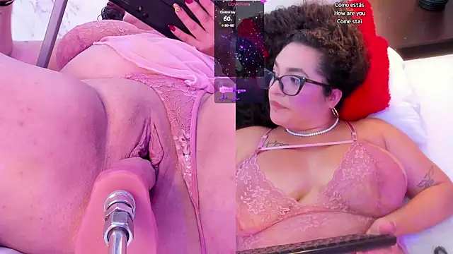 Snapshot of RoxyLicious_ chatting on 03-18-25, 02:51 RoxyLicious  online show from 03-18-25, 02:51