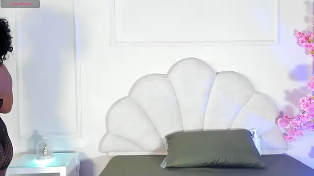 Snapshot of Candaceoweens chatting on 10-19-25, 03:53 Candaceoweens online show from 10-19-25, 03:53
