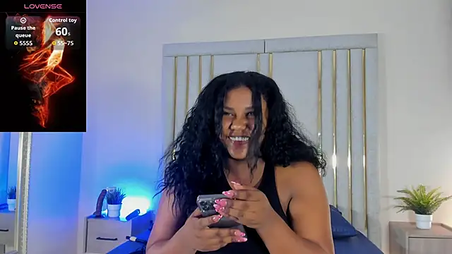 Snapshot of Candaceoweens chatting on 09-29-25, 03:46 Candaceoweens online show from 09-29-25, 03:46