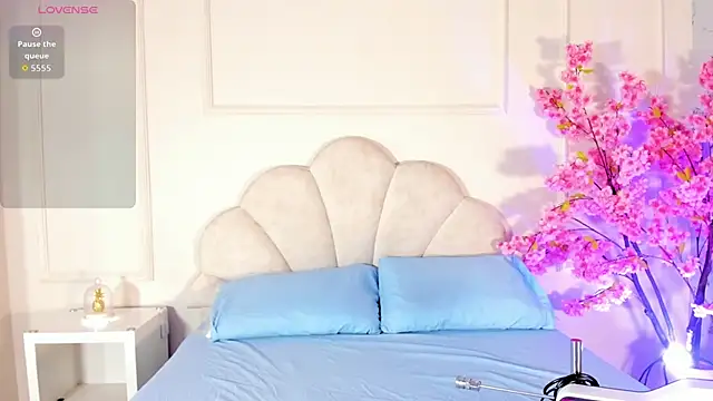 Candaceoweens online show from 10-28-25, 03:40