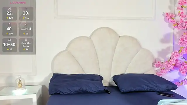 Snapshot of Candaceoweens chatting on 10-13-25, 03:52 Candaceoweens online show from 10-13-25, 03:52