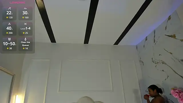 Candaceoweens online show from 11-22-25, 03:38