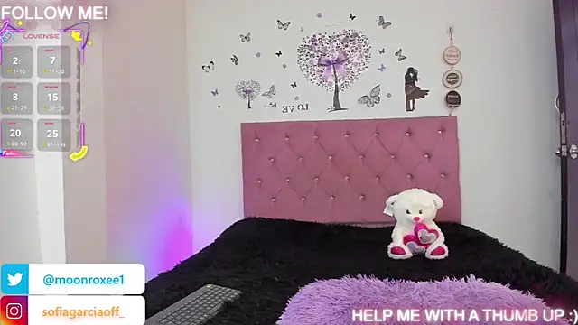 Moonroxe  online show from 09-23-25, 02:35