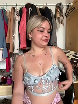 Biana Fernan online show from 06-10-26, 12:28