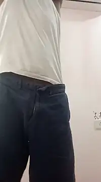 Snapshot of Tn_localboy69 chatting on 03-15-25, 02:14 Tn localboy69 online show from 03-15-25, 02:14