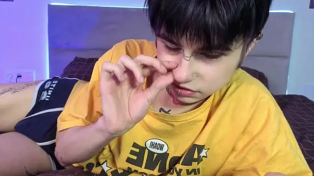 Alex Vallley online show from 12-18-25, 11:08