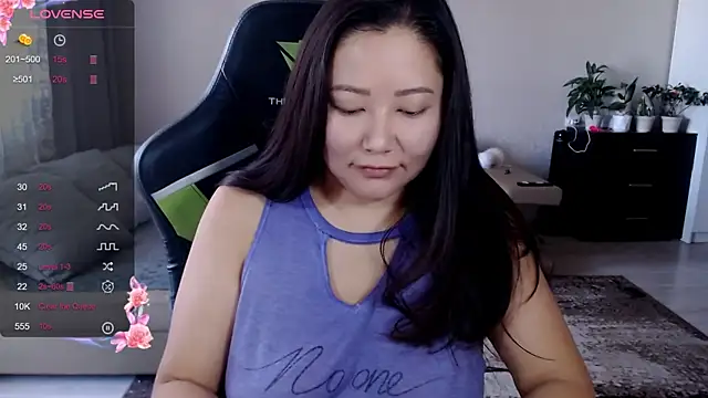Snapshot of LisaAsianFlower chatting on 09-16-25, 05:41 LisaAsianFlower online show from 09-16-25, 05:41