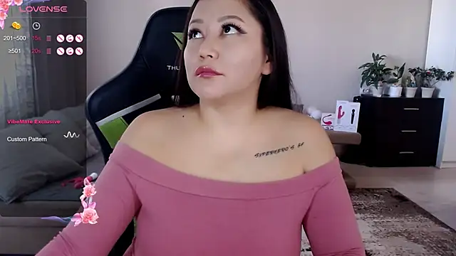 Snapshot of LisaAsianFlower chatting on 09-18-25, 03:42 LisaAsianFlower online show from 09-18-25, 03:42
