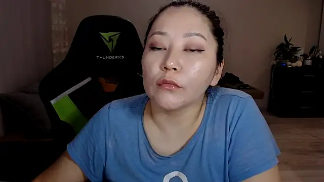 Snapshot of LisaAsianFlower chatting on 03-20-25, 02:42 LisaAsianFlower online show from 03-20-25, 02:42