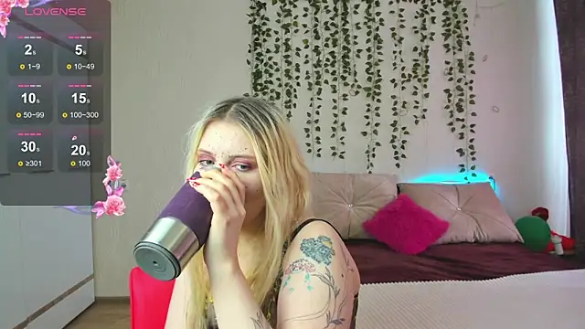 Moon   Love online show from 03-13-25, 05:00