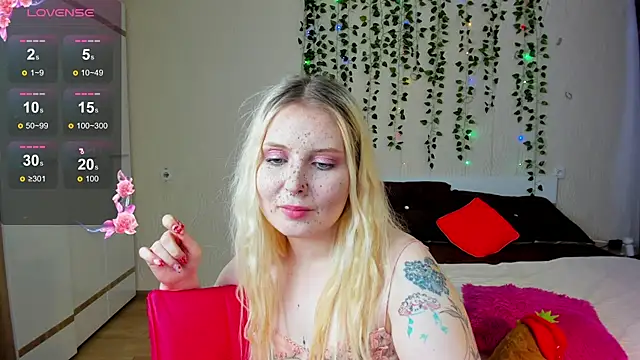 Moon   Love online show from 03-11-25, 11:33