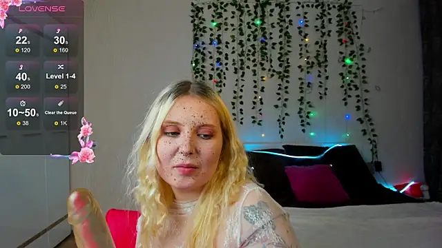 Moon   Love online show from 03-09-25, 11:58