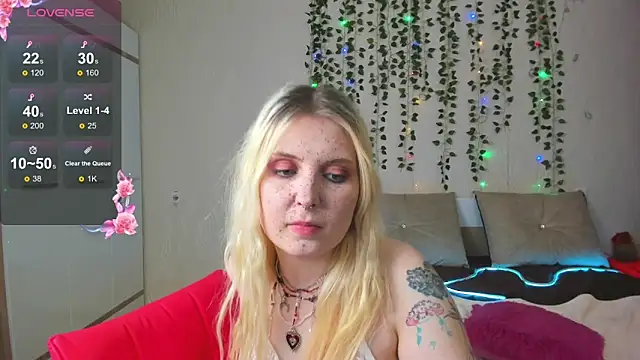 Moon   Love online show from 03-12-25, 03:29