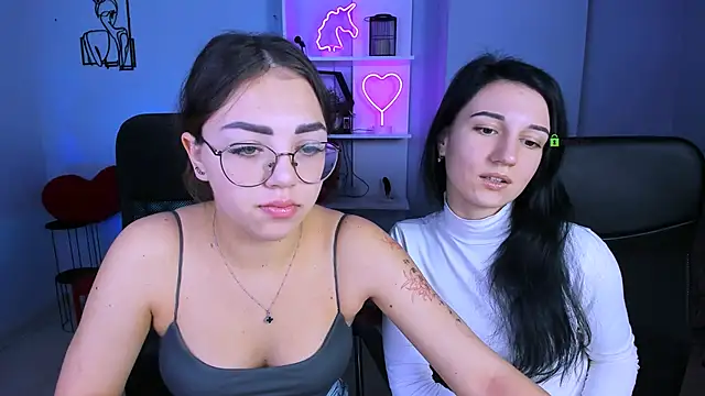 Snapshot of kiki_swan chatting on 11-13-25, 07:45 kiki swan online show from 11-13-25, 07:45