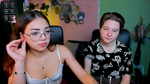 Snapshot of kiki_swan chatting on 10-04-25, 05:53 kiki swan online show from 10-04-25, 05:53