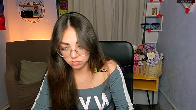 kiki swan online show from 06-25-26, 07:19