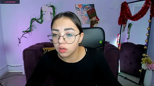 Snapshot of kiki_swan chatting on 01-10-26, 06:53 kiki swan online show from 01-10-26, 06:53