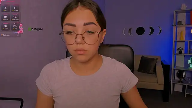 Snapshot of kiki_swan chatting on 11-05-25, 10:51 kiki swan online show from 11-05-25, 10:51