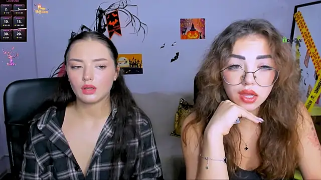 Snapshot of kiki_swan chatting on 10-27-25, 02:40 kiki swan online show from 10-27-25, 02:40