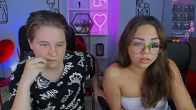 Snapshot of kiki_swan chatting on 09-20-25, 07:57 kiki swan online show from 09-20-25, 07:57