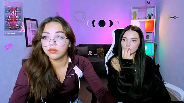 Snapshot of kiki_swan chatting on 09-22-25, 12:33 kiki swan online show from 09-22-25, 12:33