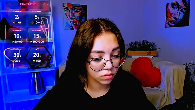 Snapshot of kiki_swan chatting on 03-17-25, 10:38 kiki swan online show from 03-17-25, 10:38