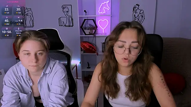 Snapshot of kiki_swan chatting on 10-10-25, 10:16 kiki swan online show from 10-10-25, 10:16