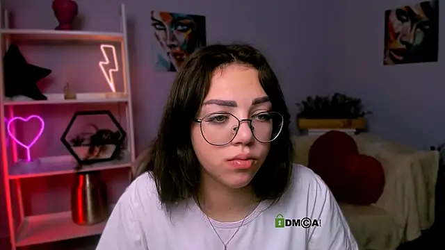 Snapshot of kiki_swan chatting on 03-10-25, 07:00 kiki swan online show from 03-10-25, 07:00