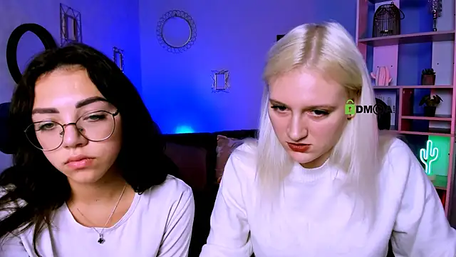 Snapshot of kiki_swan chatting on 03-14-25, 09:57 kiki swan online show from 03-14-25, 09:57