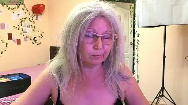 Snapshot of Wane_Witch chatting on 07-29-26, 04:28 Wane Witch online show from 07-29-26, 04:28
