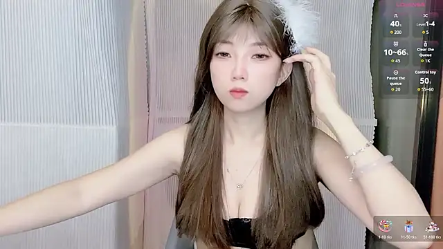 Snapshot of Evelyn-168 chatting on 11-12-25, 12:42 Evelyn-168 online show from 11-12-25, 12:42