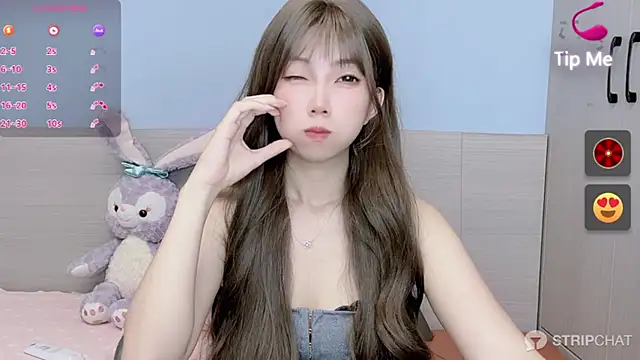 Snapshot of Evelyn-168 chatting on 10-04-25, 02:07 Evelyn-168 online show from 10-04-25, 02:07