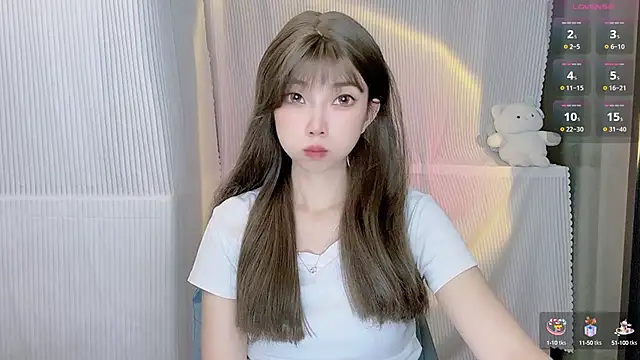 Snapshot of Evelyn-168 chatting on 10-07-25, 02:40 Evelyn-168 online show from 10-07-25, 02:40