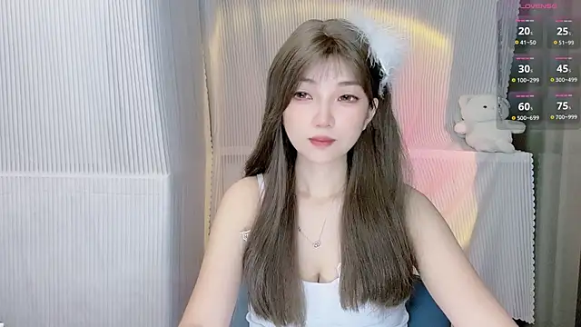 Snapshot of Evelyn-168 chatting on 10-05-25, 02:19 Evelyn-168 online show from 10-05-25, 02:19